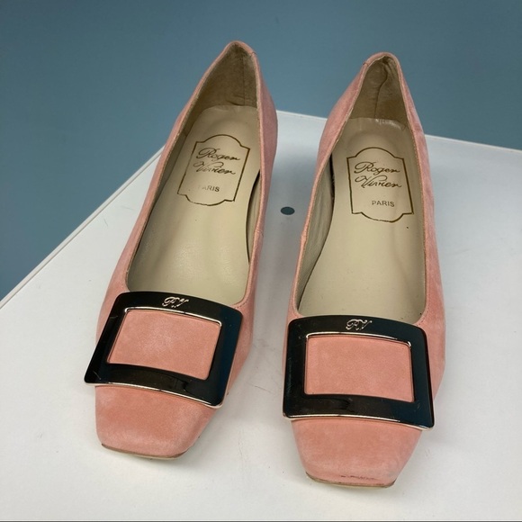 Roger Vivier Shoes - ROGER VIVIER Sz 35 Pink Low Heel Suede Barbiecore Gold Embellishment Shoes Pumps